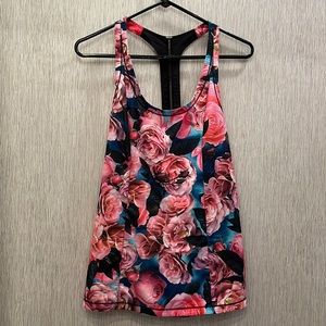 Lululemon Lightened Up Singlet Tank top. Secret Garden/Black. P66